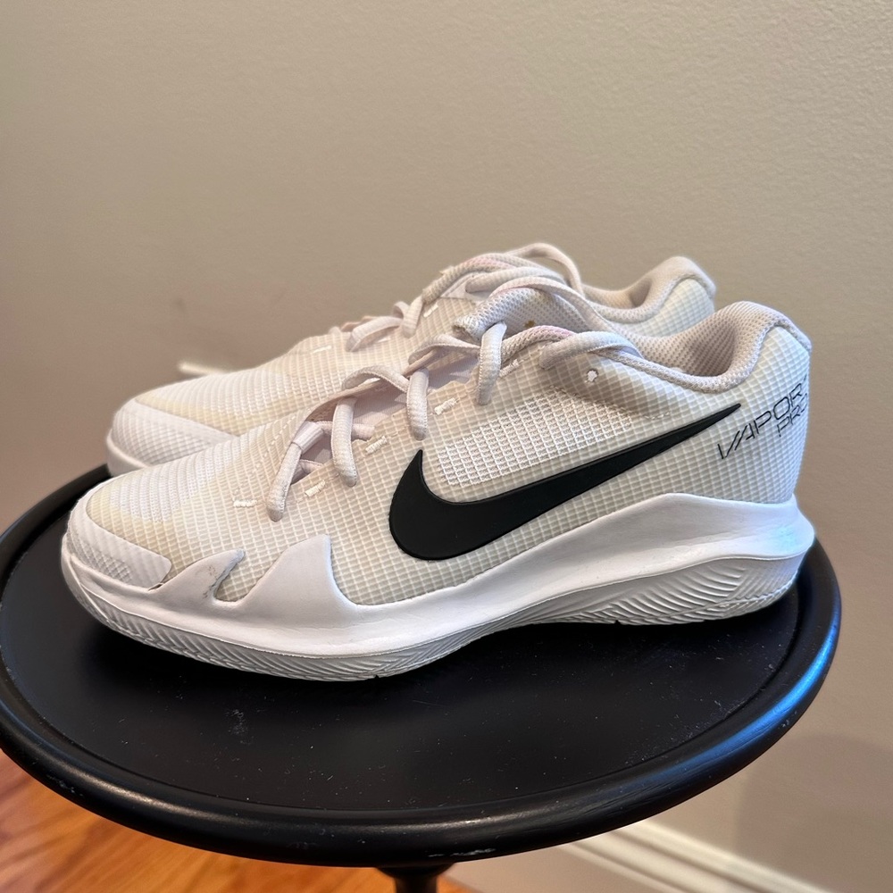 Boy’s Vapor Pro Nike Tennis court-shoes - size 3Y, worn once